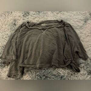 Aeropostale Air Softspun float crop t-shirt. GRAY. SIZE small.